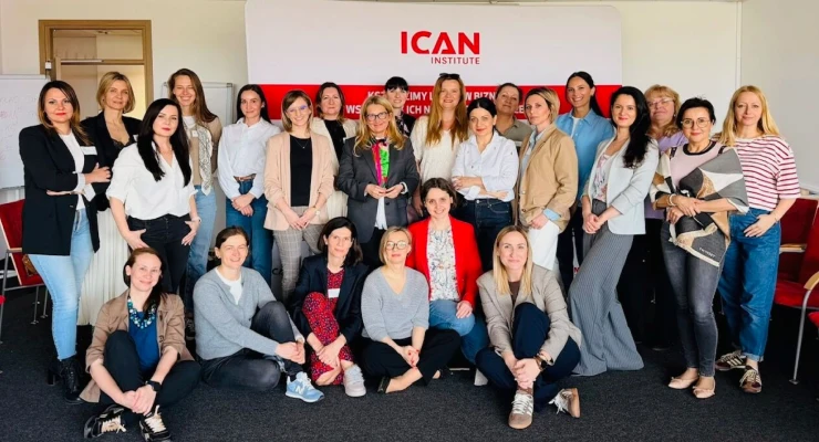 Absolwenci programów ICAN Institute